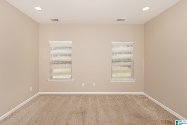 Building Photo - 3100 Rosewalk Dr
