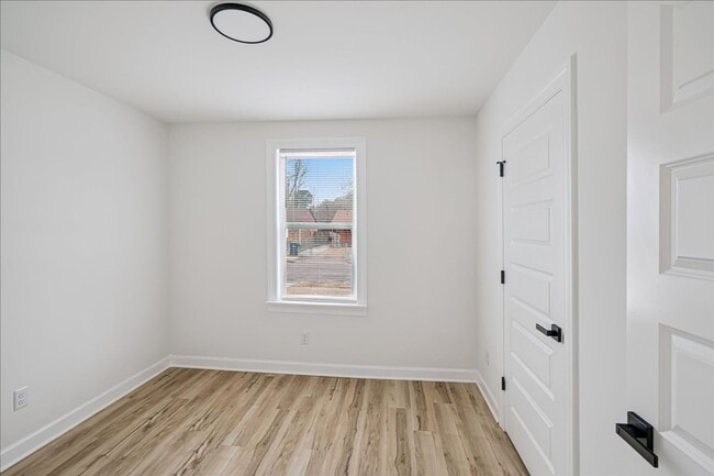 Building Photo - 5186 Broken Oak Dr