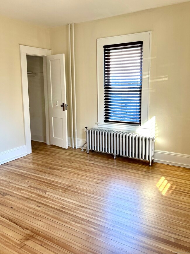 Building Photo - 129 Post Rd