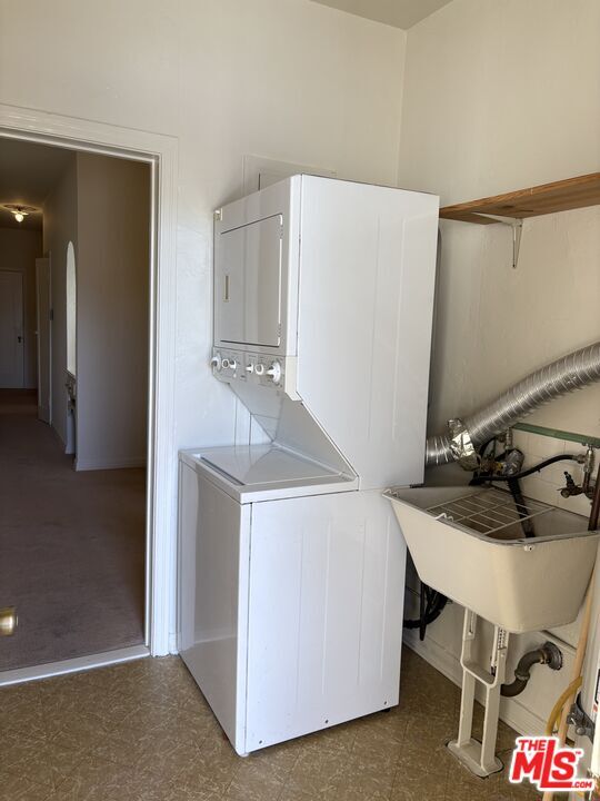 Building Photo - 351 N Gardner St