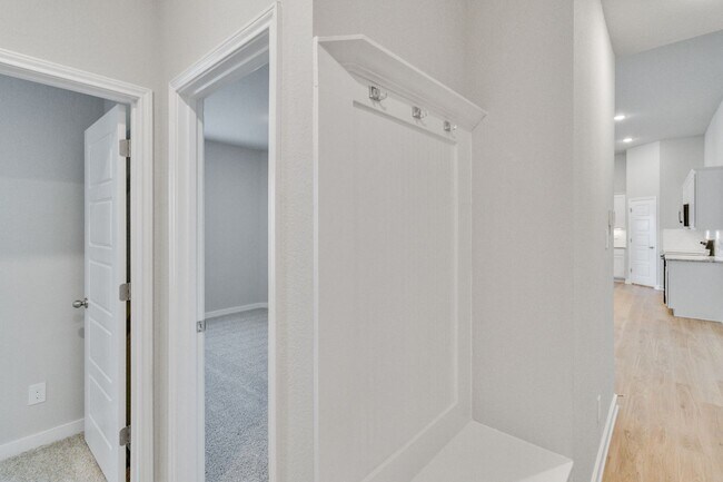 Building Photo - Brand New Luxury Duplex Available Today