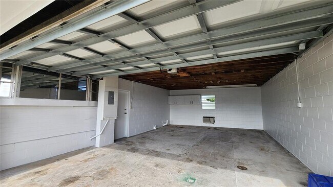 Building Photo - 17653 Broad St