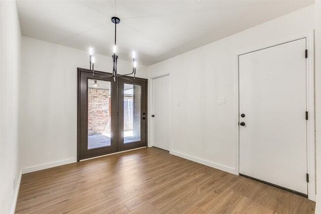 Building Photo - 2822 Clear Springs Dr