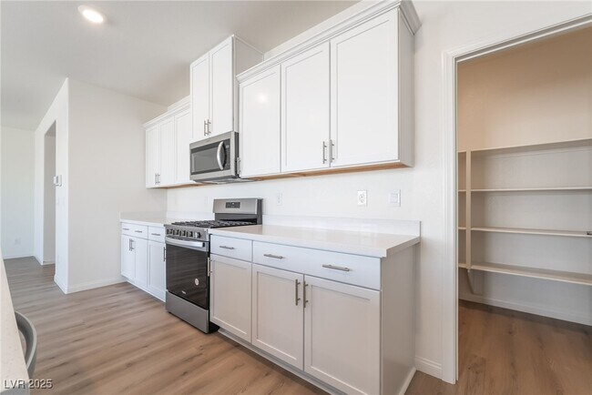 Building Photo - 1027 Gentle Swan