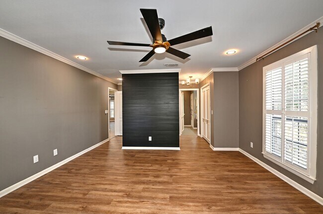 Building Photo - ALAMO HEIGHTS SCHOOL DISTRICT CONDO