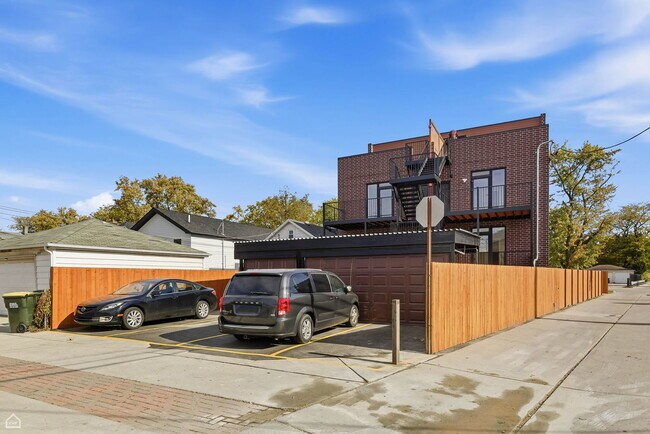 Building Photo - 2718 Budd St