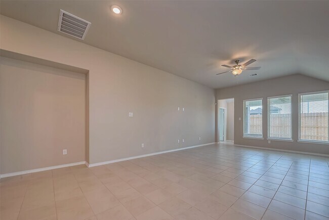 Building Photo - 31953 Retama Rnch Dr