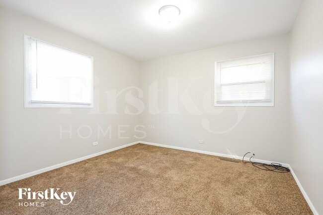 Building Photo - 760 Larkdale Row