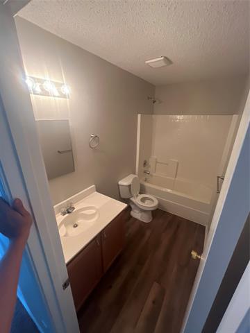 Building Photo - 4256 Meadowknoll Dr
