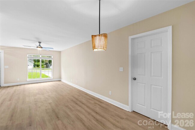 Building Photo - 697 Rebecca Jane Dr