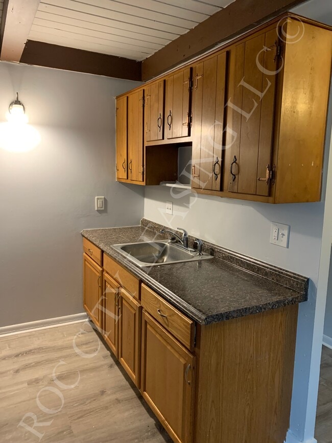 Building Photo - 89 Twin Beeches