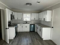 Building Photo - 209 Pendleton St