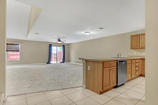 Building Photo - 480 L M Davey Ln