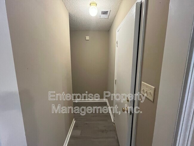 Building Photo - 6814 Mikayla Ln