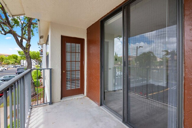 Building Photo - ONE BEDROOM ONE BATHROOM! WATERFRONT COMMUNITY! WITH W/D!!