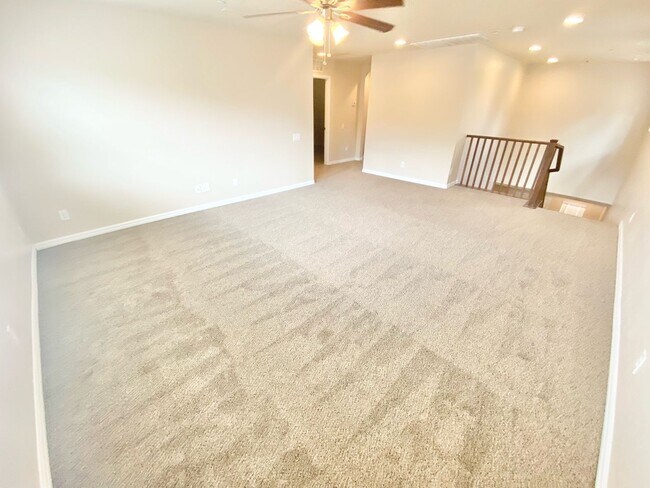 Building Photo - WONDERFUL HENDERSON HOME 3 BEDROOM / 2.5 BATH TWO STORY HOME WITH 2 CAR GARAGE