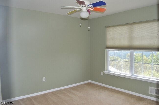 Building Photo - 297 Winding Hill Dr