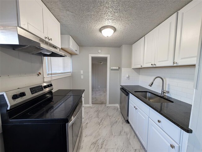 Building Photo - 918 W Hayes St