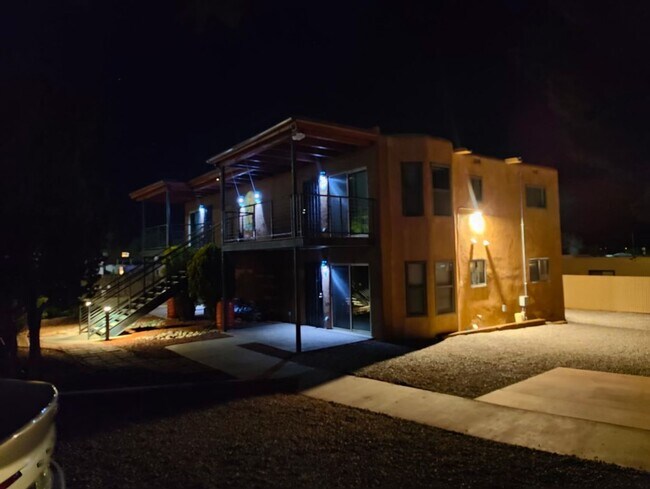 Building Photo - 1307 Rufina Ln