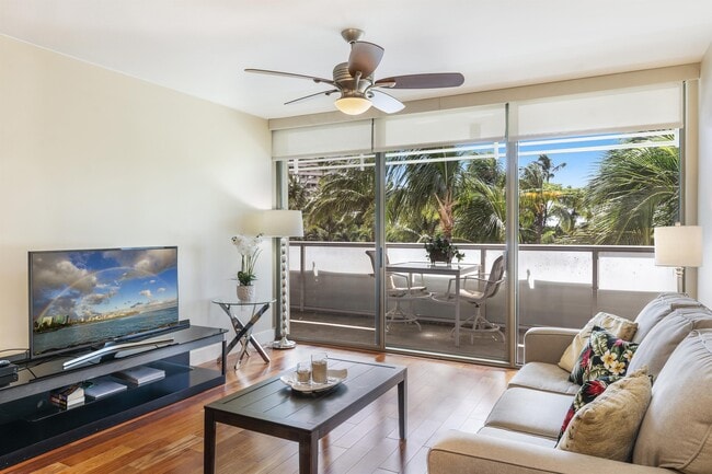 Building Photo - 1551 Ala Wai Blvd