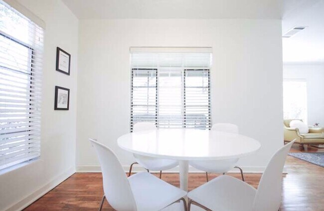 Building Photo - J01