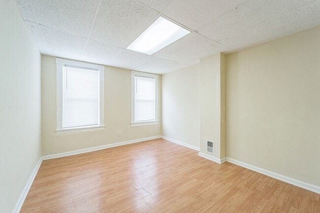 Building Photo - 3818 Mt Pleasant Ave