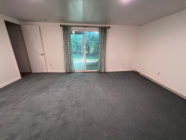 Building Photo - 3010-3012 Okemos Dr SE