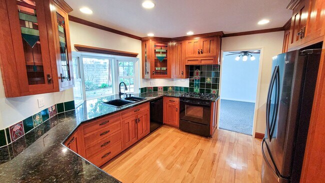 Building Photo - NOW AVAILABLE!! Gorgeous Two Story 3 Bedroom 3 Bath Perfect for Working From Home and Entertaining!