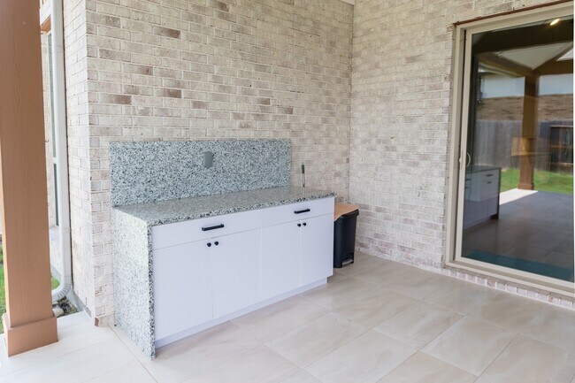 Building Photo - 24203 Norwood Groves Dr