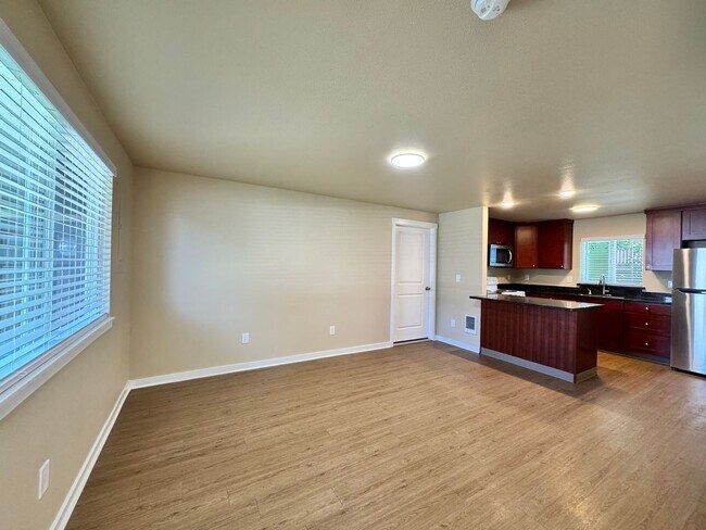 Primary Photo - 28804-28806 28TH PL S