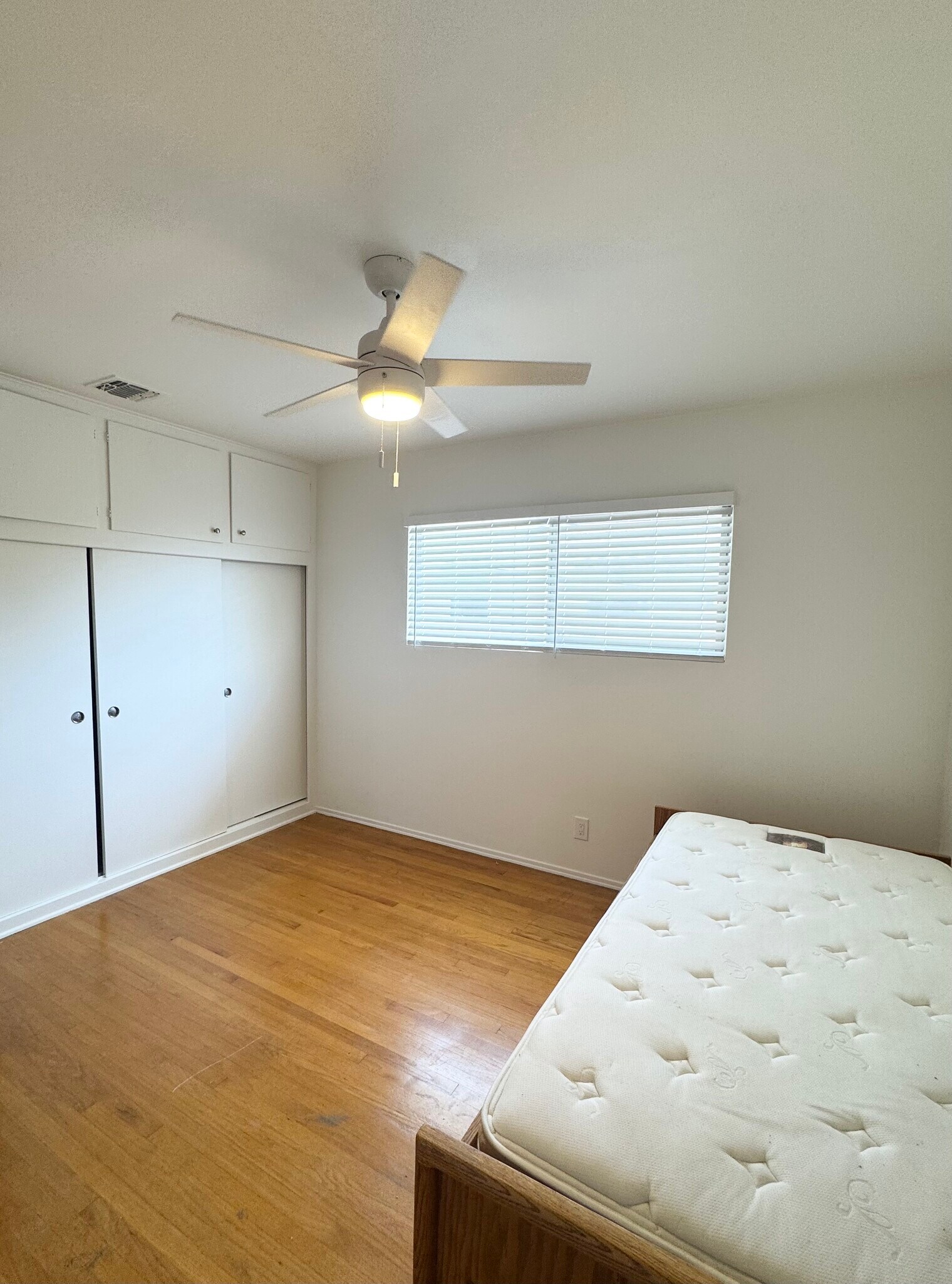 Building Photo - 1324 E Madison Ave