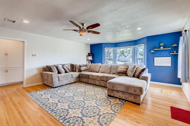 Building Photo - Upgraded 4 Bedroom/3 bath Home with Pool &...