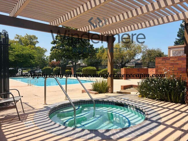Building Photo - Charming 3-Bedroom Home in Prime West Sac ...