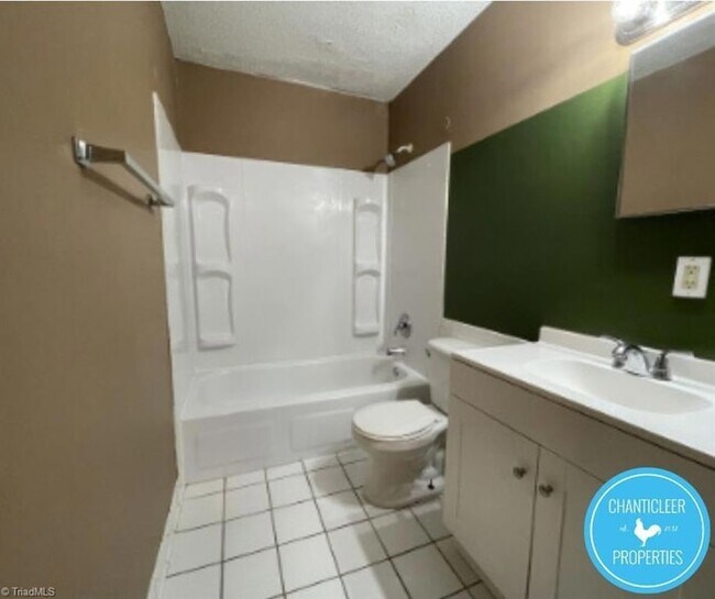 Building Photo - 1504 Autumn Dr