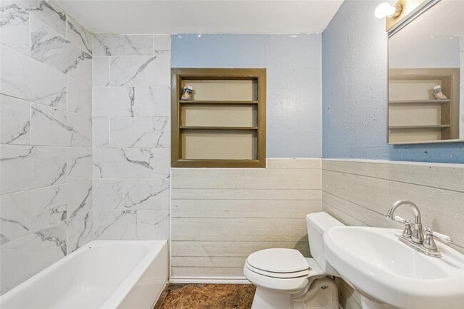 Building Photo - 620 Barbara Dr