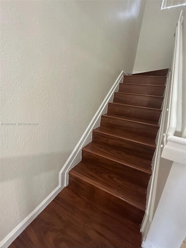 Building Photo - 2505 SE 14th Ave