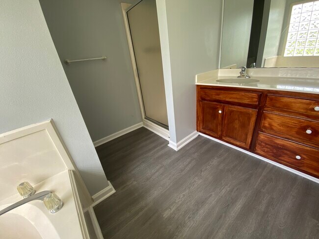 Building Photo - 16 Cypress Dr