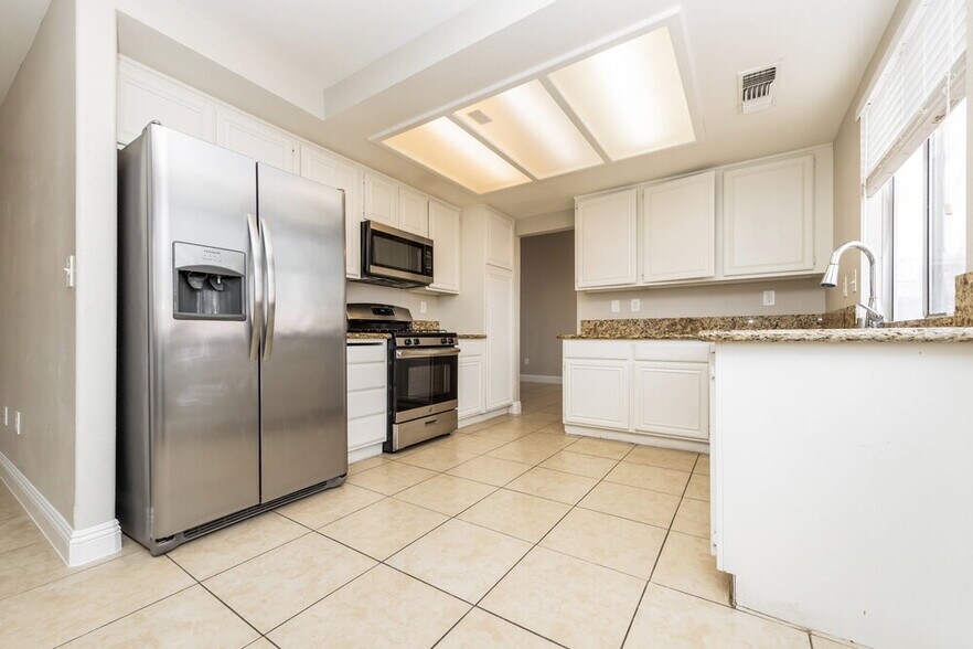 Building Photo - 4501 Bradpoint Dr