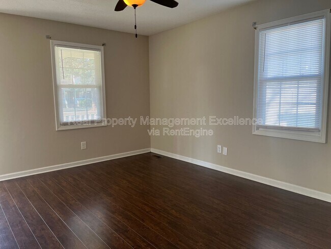 Building Photo - 709 S Webb St