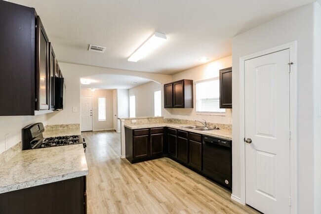 Building Photo - 2744 Madison Ct