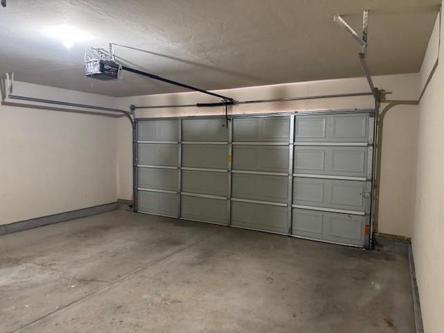 Building Photo - 16333 Drywater Dr