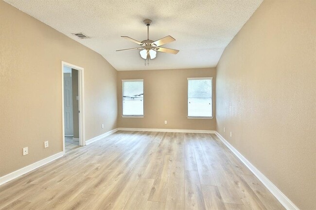 Building Photo - 13301 Tamayo Dr