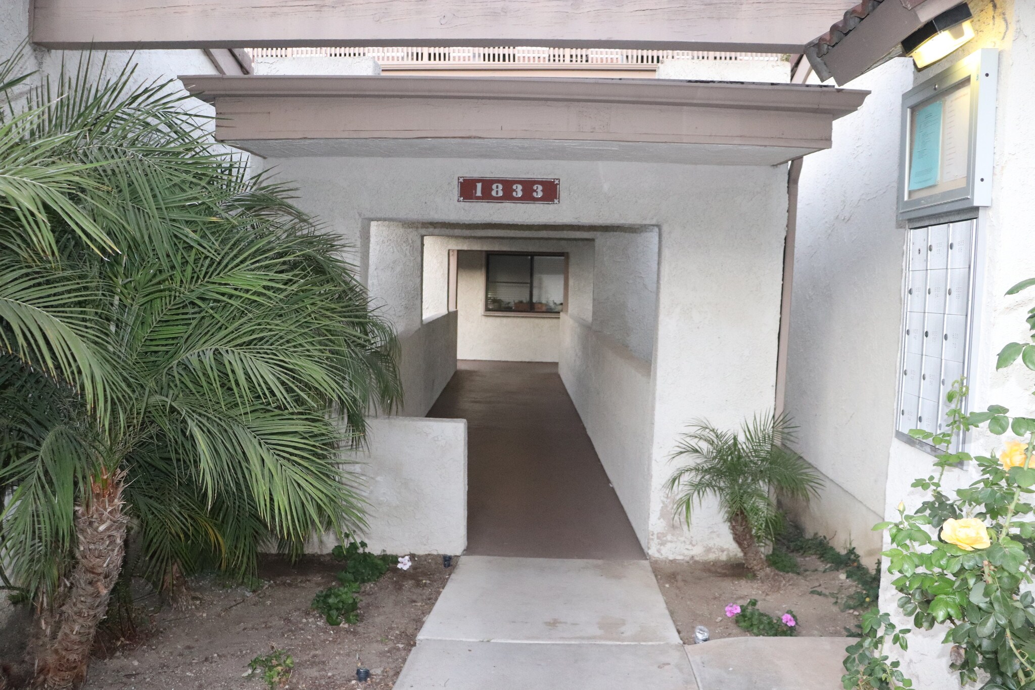 Hallway leading to the Unit - 1833 Caddington Dr