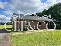 Building Photo - Adorable 2 bedroom 1 bathroom duplex now available in Inman!