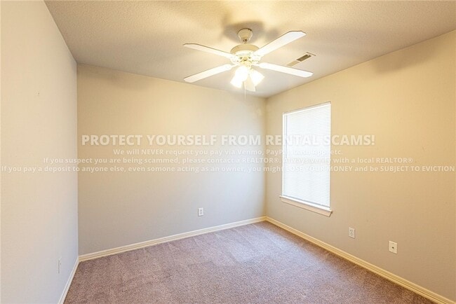 Building Photo - 245 Ravenwood Rd