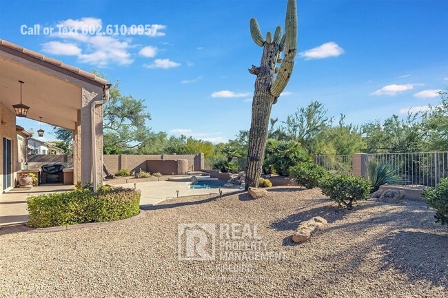 Building Photo - 4907 E Fernwood Ct