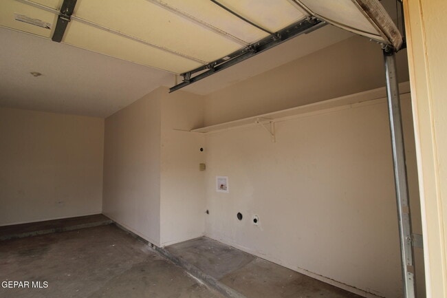 Building Photo - 3406 Moonlight Ave