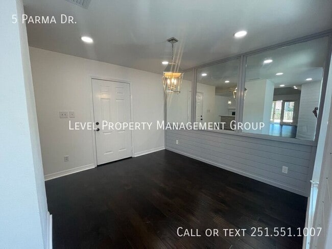 Building Photo - 5 Parma Dr