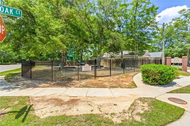 Building Photo - 1998 Laurel Oak Ct