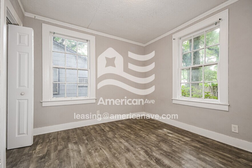Building Photo - 2661 Harvey Ave